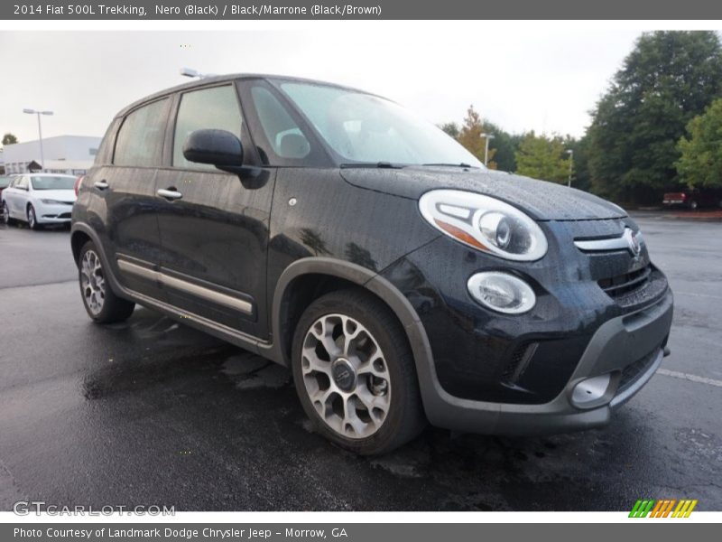 Front 3/4 View of 2014 500L Trekking