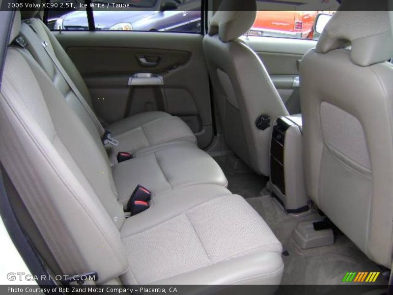 Ice White / Taupe 2006 Volvo XC90 2.5T