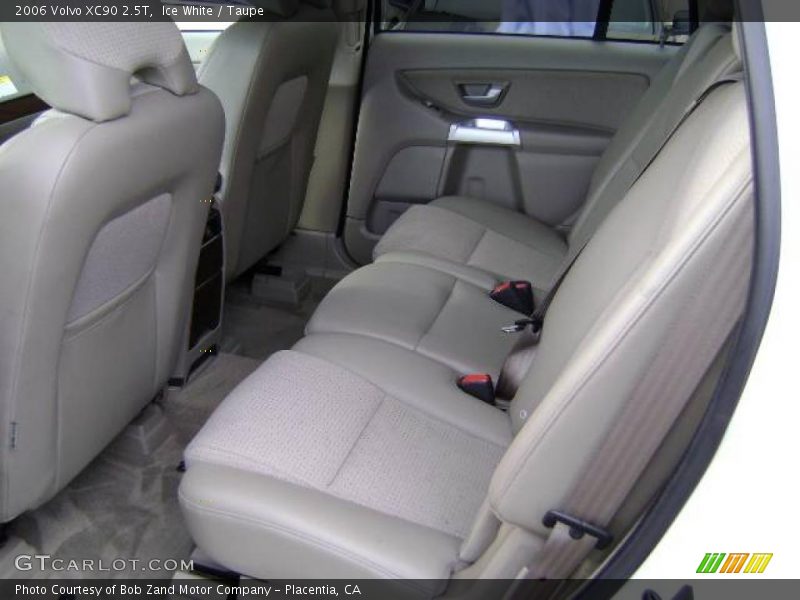 Ice White / Taupe 2006 Volvo XC90 2.5T