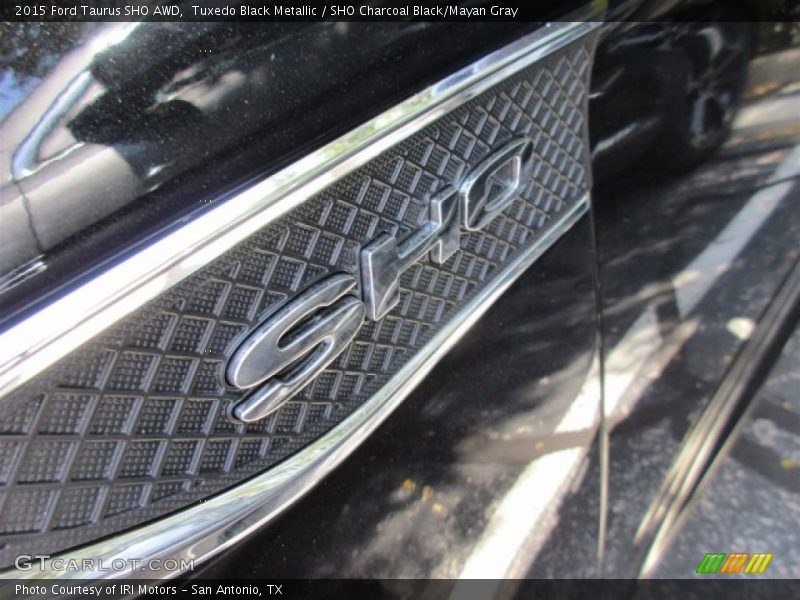 Tuxedo Black Metallic / SHO Charcoal Black/Mayan Gray 2015 Ford Taurus SHO AWD