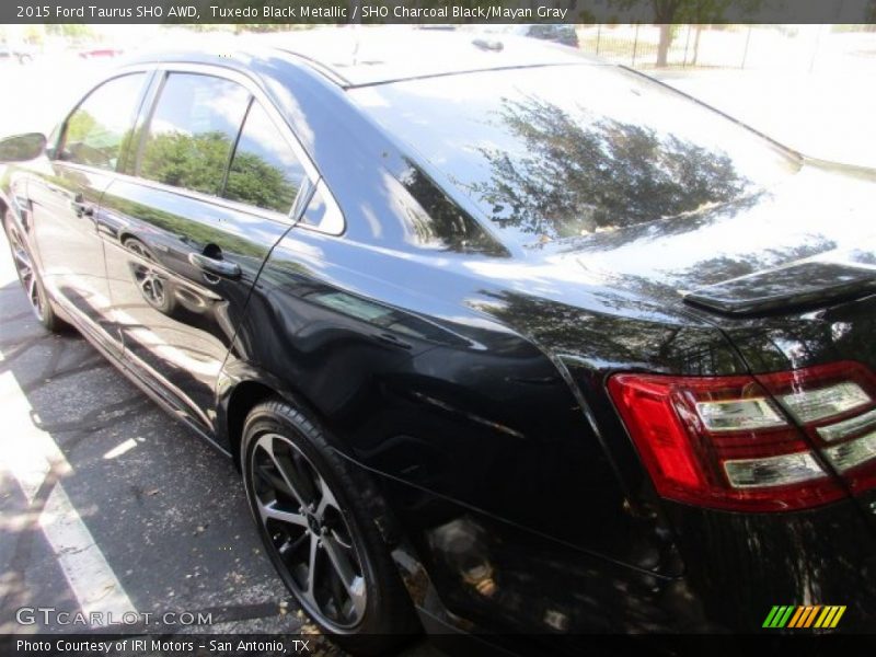Tuxedo Black Metallic / SHO Charcoal Black/Mayan Gray 2015 Ford Taurus SHO AWD