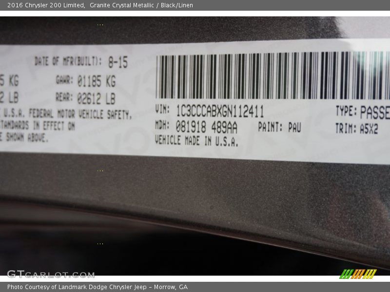 Granite Crystal Metallic / Black/Linen 2016 Chrysler 200 Limited