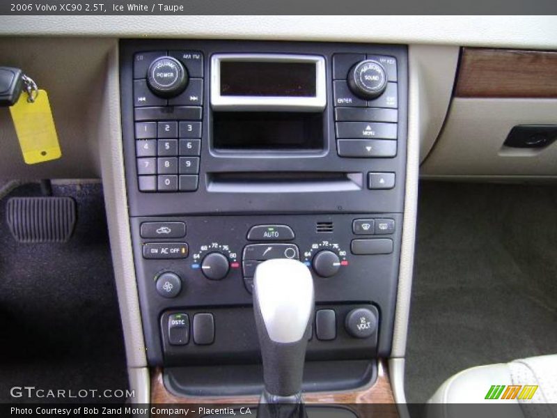 Ice White / Taupe 2006 Volvo XC90 2.5T