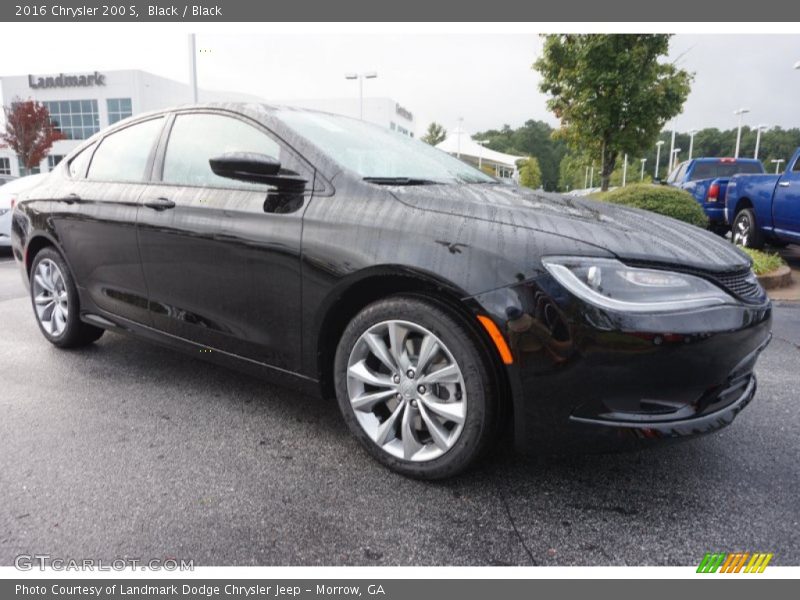 Front 3/4 View of 2016 200 S