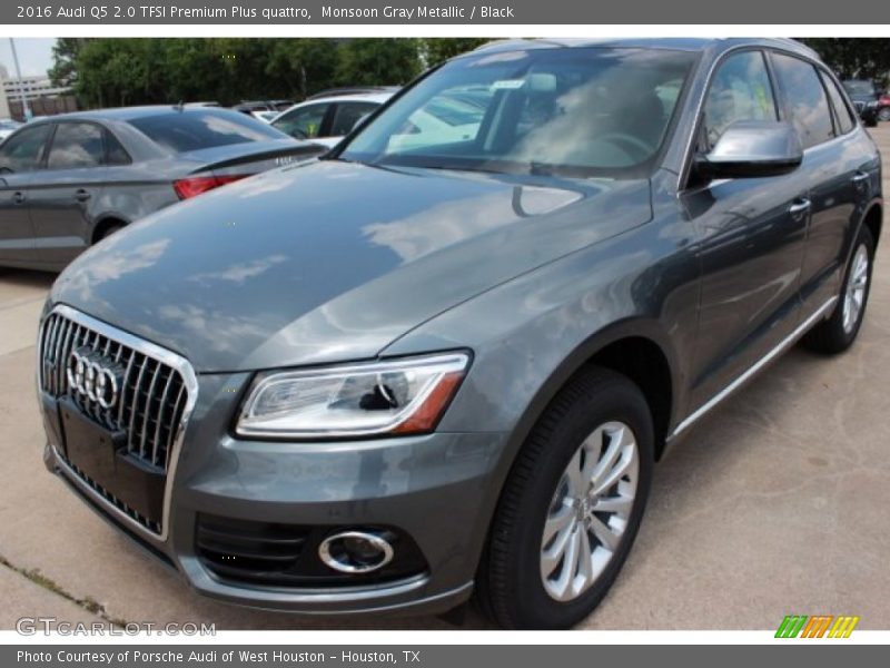 Front 3/4 View of 2016 Q5 2.0 TFSI Premium Plus quattro