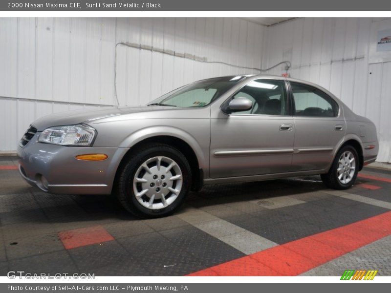 Sunlit Sand Metallic / Black 2000 Nissan Maxima GLE