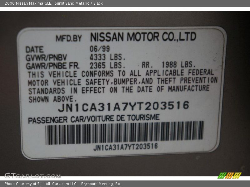 Sunlit Sand Metallic / Black 2000 Nissan Maxima GLE
