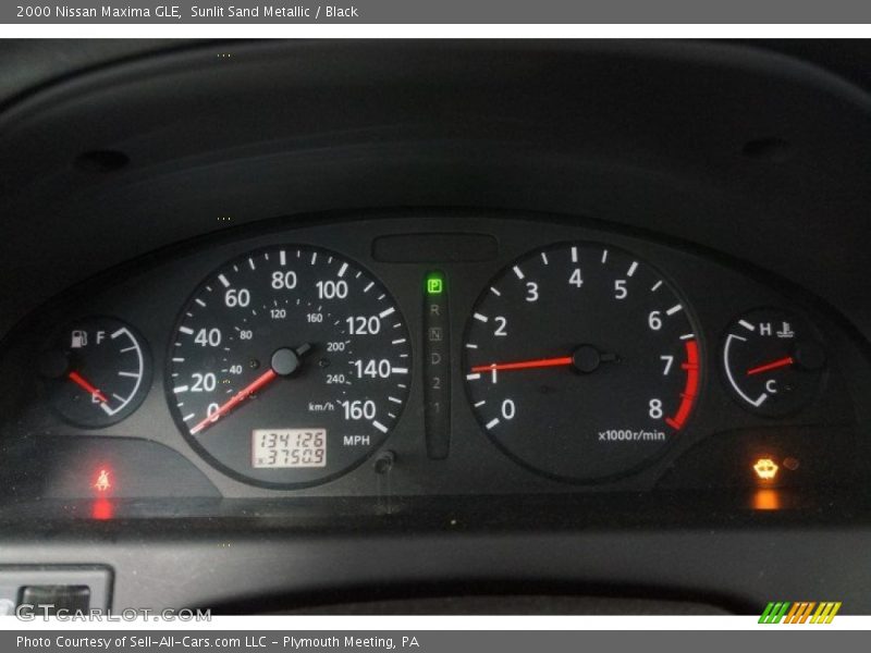 Sunlit Sand Metallic / Black 2000 Nissan Maxima GLE