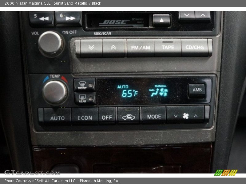 Sunlit Sand Metallic / Black 2000 Nissan Maxima GLE