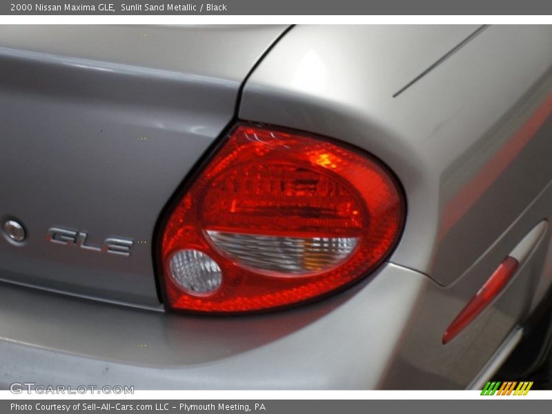 Sunlit Sand Metallic / Black 2000 Nissan Maxima GLE