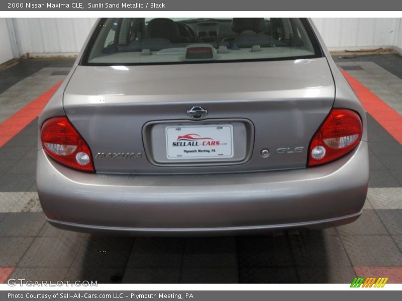 Sunlit Sand Metallic / Black 2000 Nissan Maxima GLE
