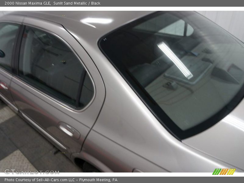 Sunlit Sand Metallic / Black 2000 Nissan Maxima GLE