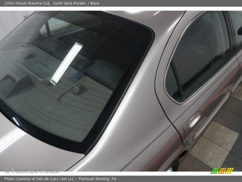 Sunlit Sand Metallic / Black 2000 Nissan Maxima GLE