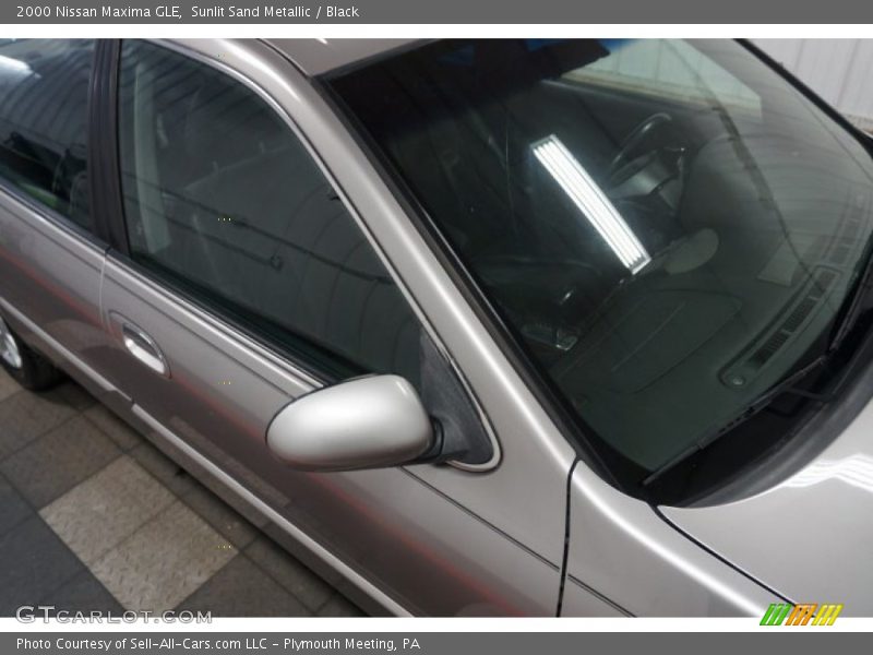 Sunlit Sand Metallic / Black 2000 Nissan Maxima GLE