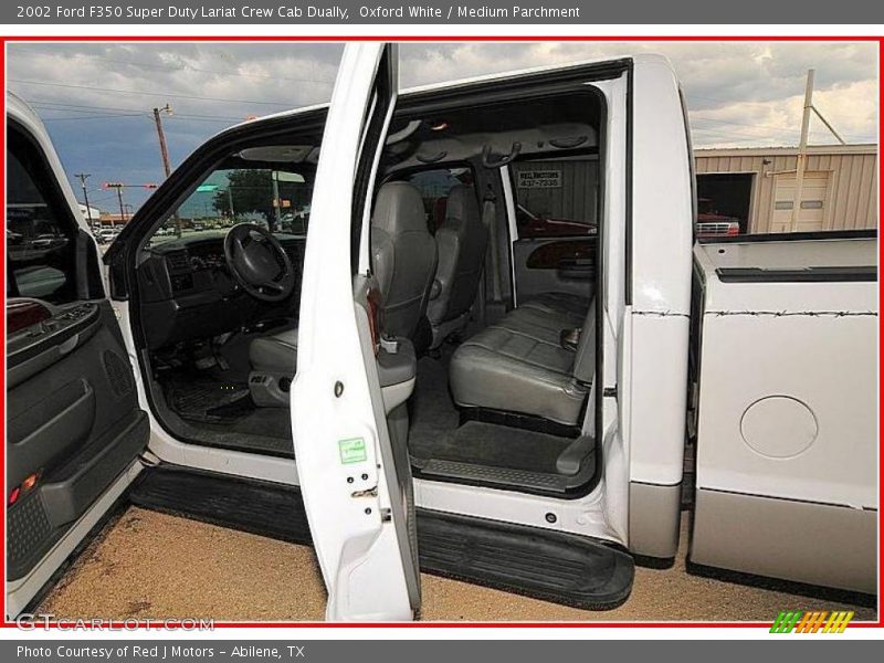 Oxford White / Medium Parchment 2002 Ford F350 Super Duty Lariat Crew Cab Dually