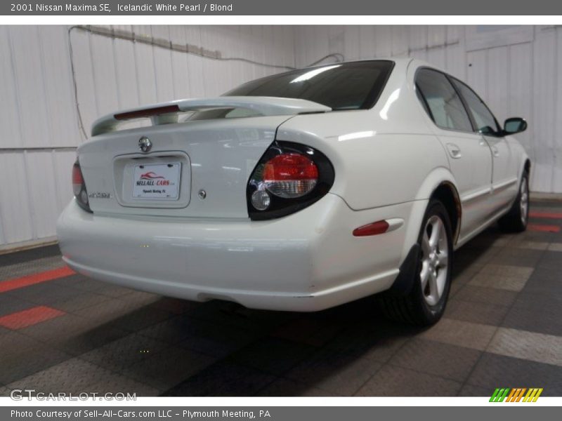 Icelandic White Pearl / Blond 2001 Nissan Maxima SE