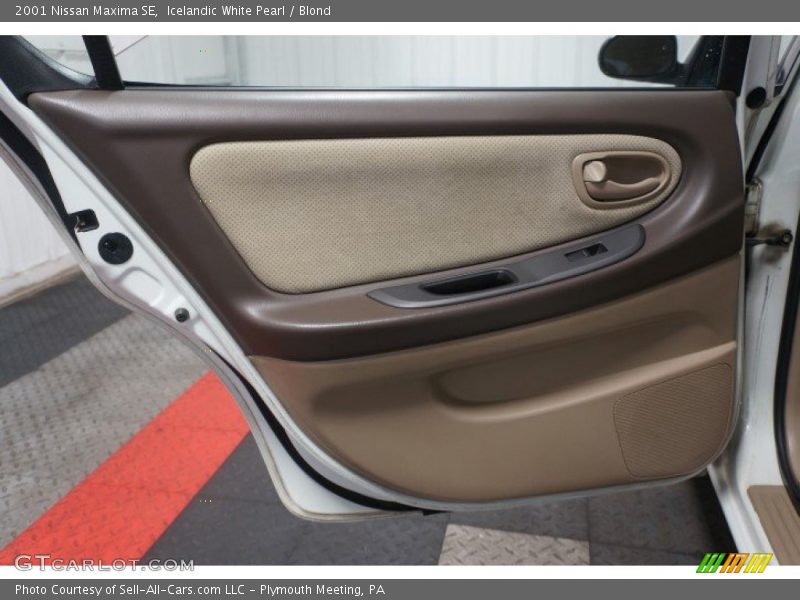 Icelandic White Pearl / Blond 2001 Nissan Maxima SE