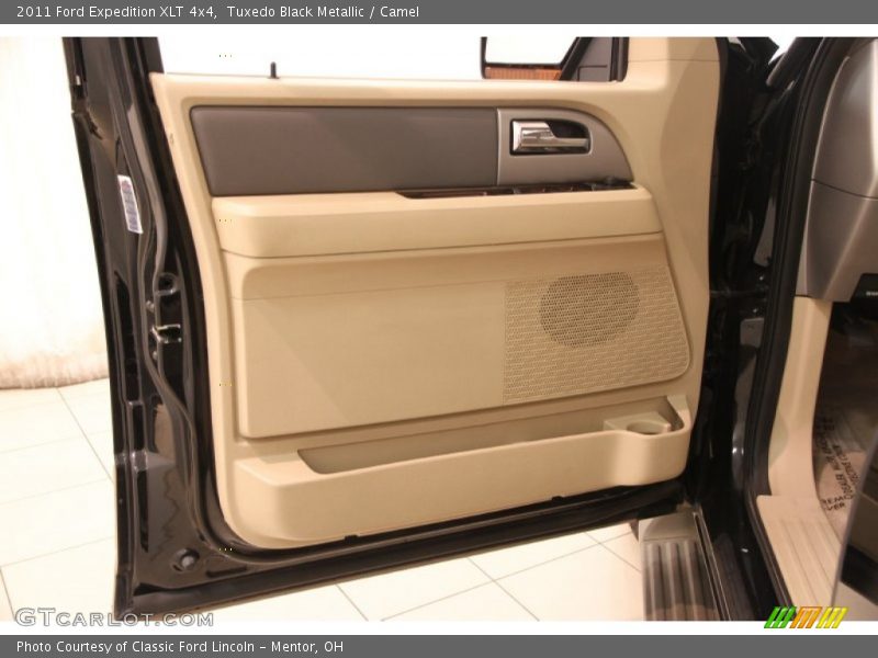 Tuxedo Black Metallic / Camel 2011 Ford Expedition XLT 4x4
