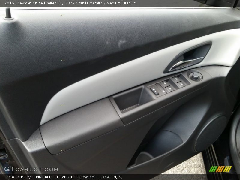 Black Granite Metallic / Medium Titanium 2016 Chevrolet Cruze Limited LT