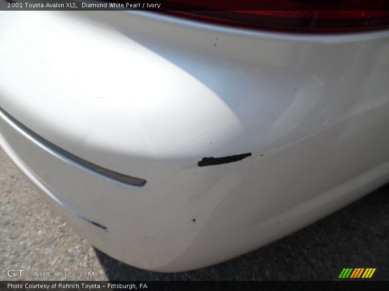 Diamond White Pearl / Ivory 2001 Toyota Avalon XLS
