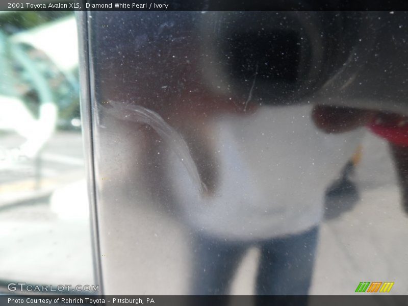 Diamond White Pearl / Ivory 2001 Toyota Avalon XLS