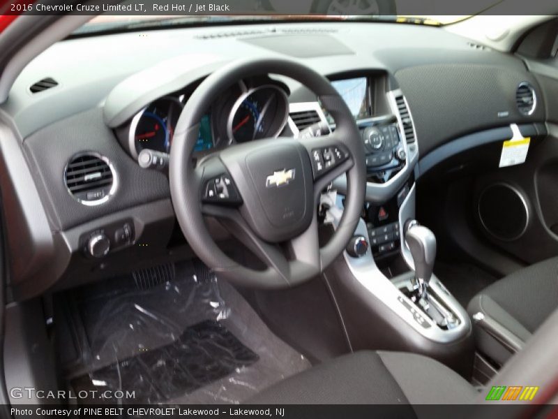Red Hot / Jet Black 2016 Chevrolet Cruze Limited LT