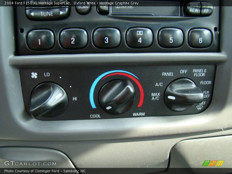 Oxford White / Heritage Graphite Grey 2004 Ford F150 XL Heritage SuperCab