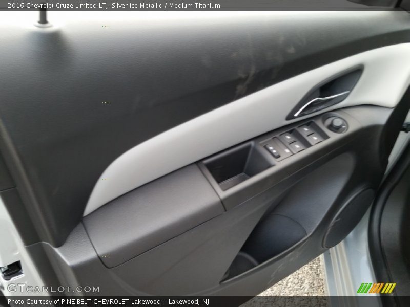 Silver Ice Metallic / Medium Titanium 2016 Chevrolet Cruze Limited LT