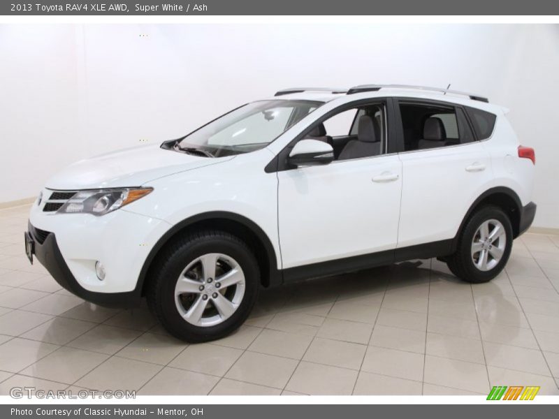 Front 3/4 View of 2013 RAV4 XLE AWD