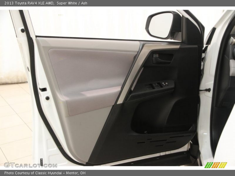 Super White / Ash 2013 Toyota RAV4 XLE AWD
