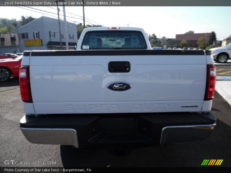 Oxford White / Black 2016 Ford F350 Super Duty XL Super Cab 4x4