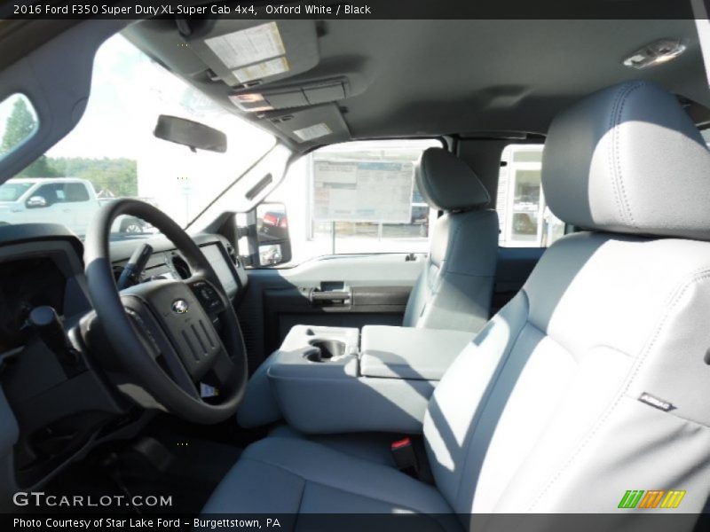 Oxford White / Black 2016 Ford F350 Super Duty XL Super Cab 4x4
