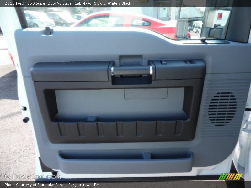 Oxford White / Black 2016 Ford F350 Super Duty XL Super Cab 4x4