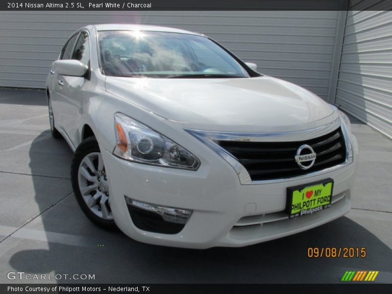 Pearl White / Charcoal 2014 Nissan Altima 2.5 SL