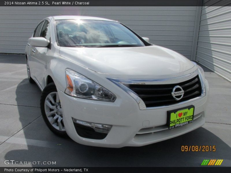 Pearl White / Charcoal 2014 Nissan Altima 2.5 SL