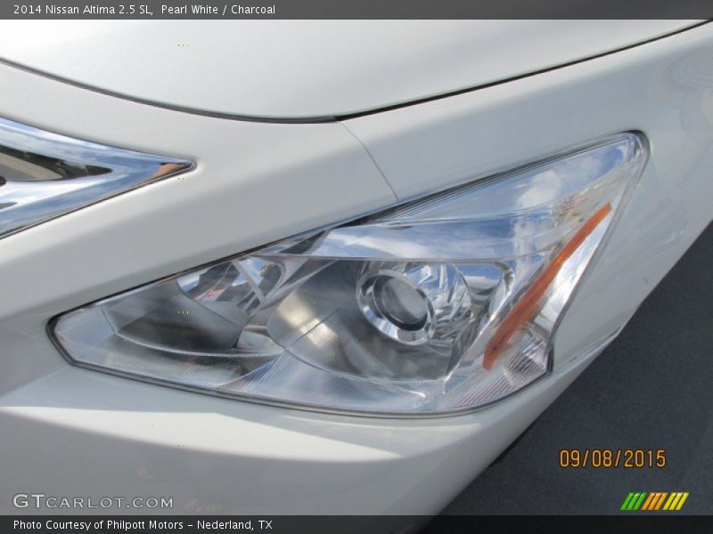 Pearl White / Charcoal 2014 Nissan Altima 2.5 SL