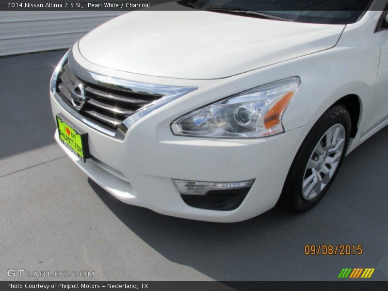 Pearl White / Charcoal 2014 Nissan Altima 2.5 SL