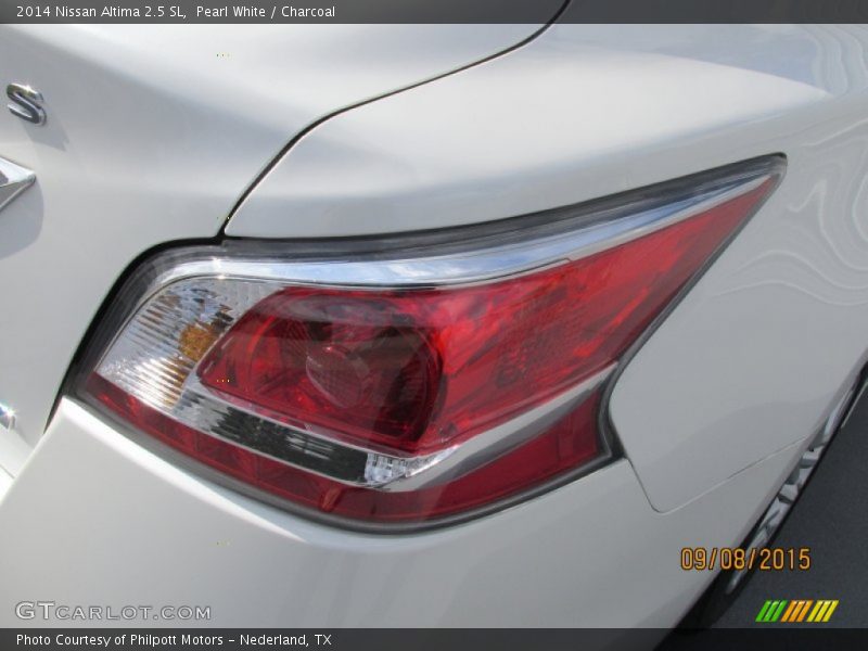 Pearl White / Charcoal 2014 Nissan Altima 2.5 SL