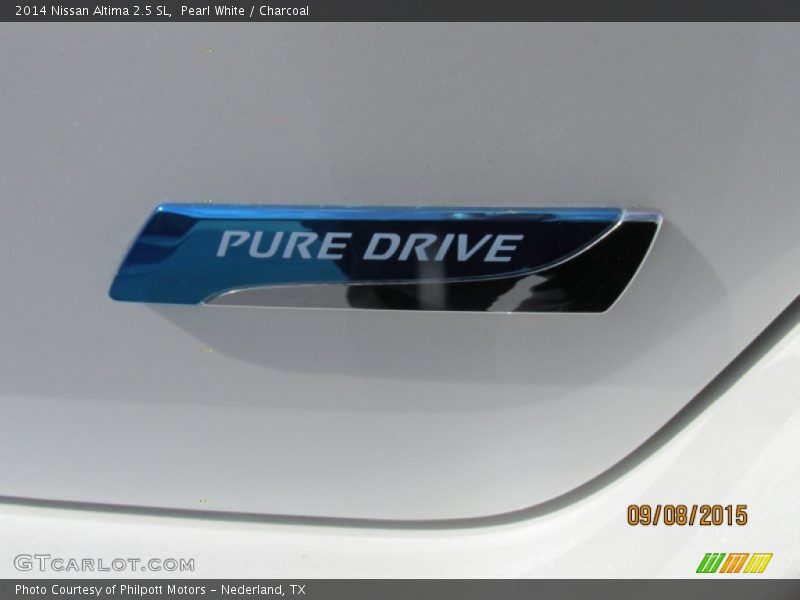 Pearl White / Charcoal 2014 Nissan Altima 2.5 SL