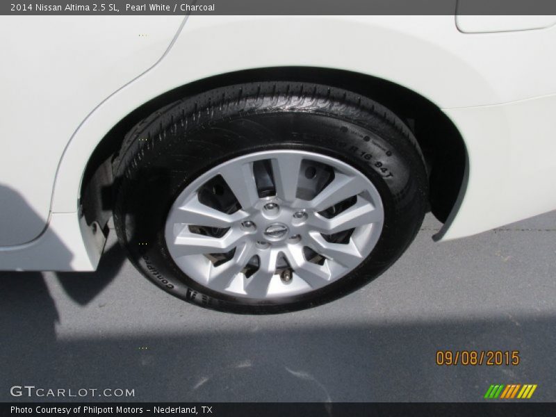Pearl White / Charcoal 2014 Nissan Altima 2.5 SL