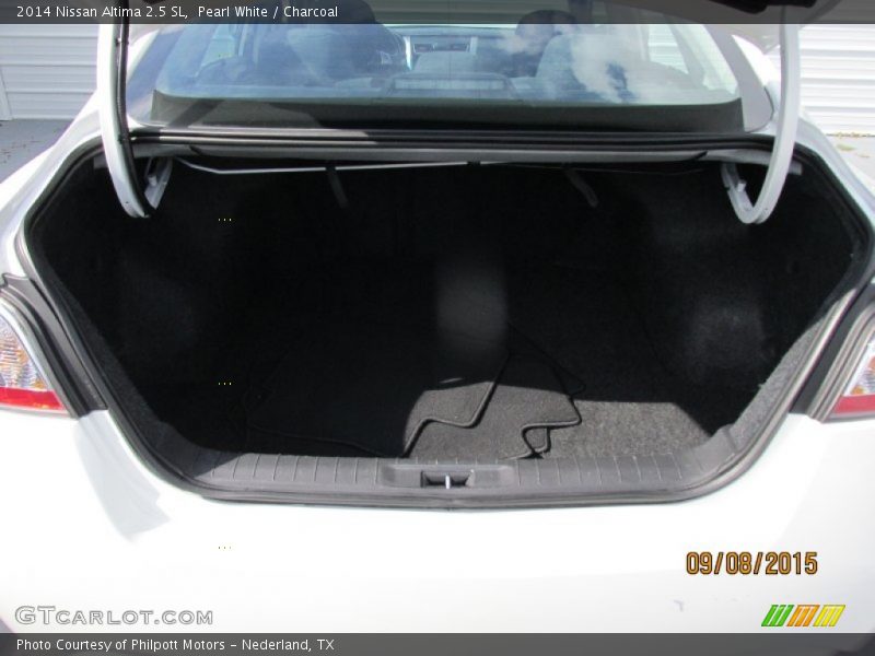 Pearl White / Charcoal 2014 Nissan Altima 2.5 SL