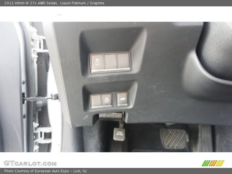 Liquid Platinum / Graphite 2011 Infiniti M 37x AWD Sedan