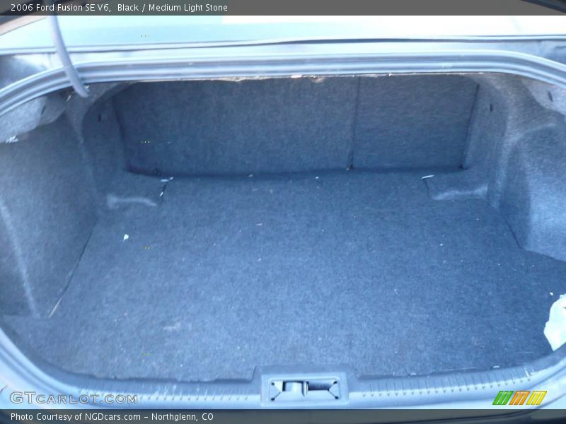Black / Medium Light Stone 2006 Ford Fusion SE V6