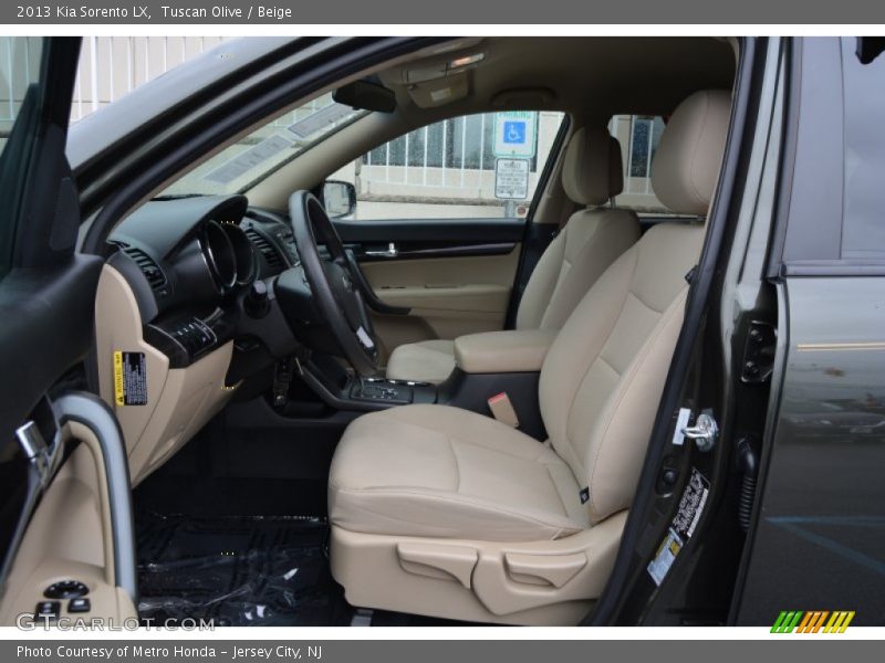 Front Seat of 2013 Sorento LX