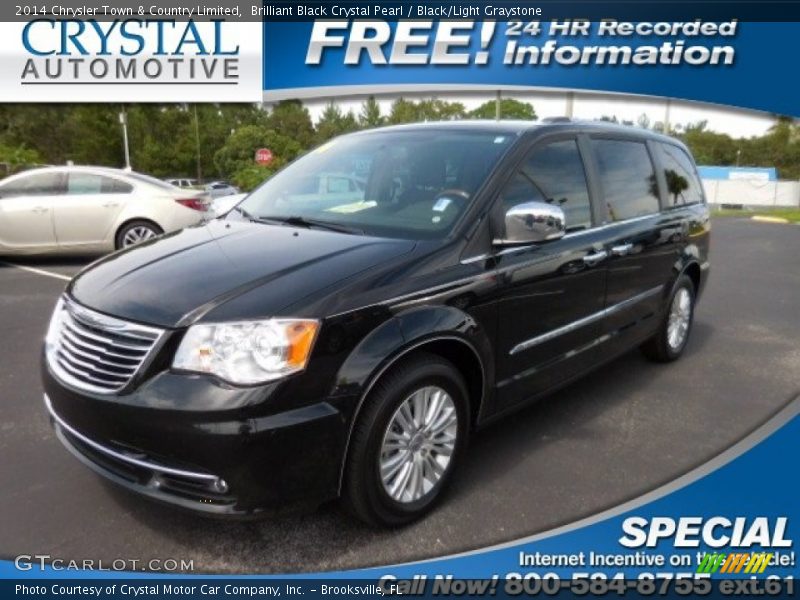 Brilliant Black Crystal Pearl / Black/Light Graystone 2014 Chrysler Town & Country Limited