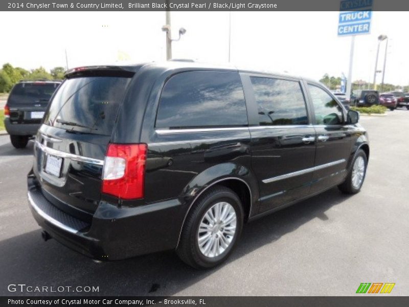 Brilliant Black Crystal Pearl / Black/Light Graystone 2014 Chrysler Town & Country Limited
