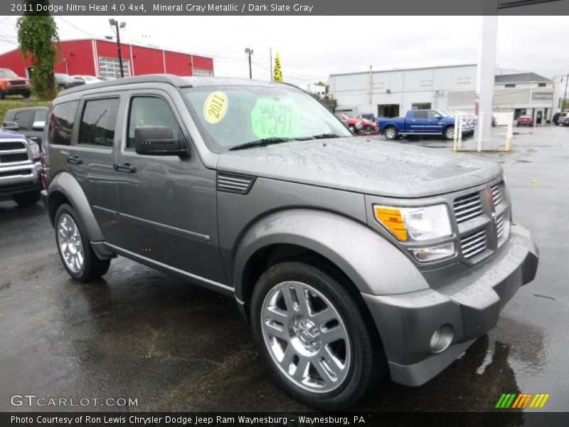 Front 3/4 View of 2011 Nitro Heat 4.0 4x4
