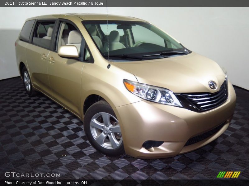 Front 3/4 View of 2011 Sienna LE