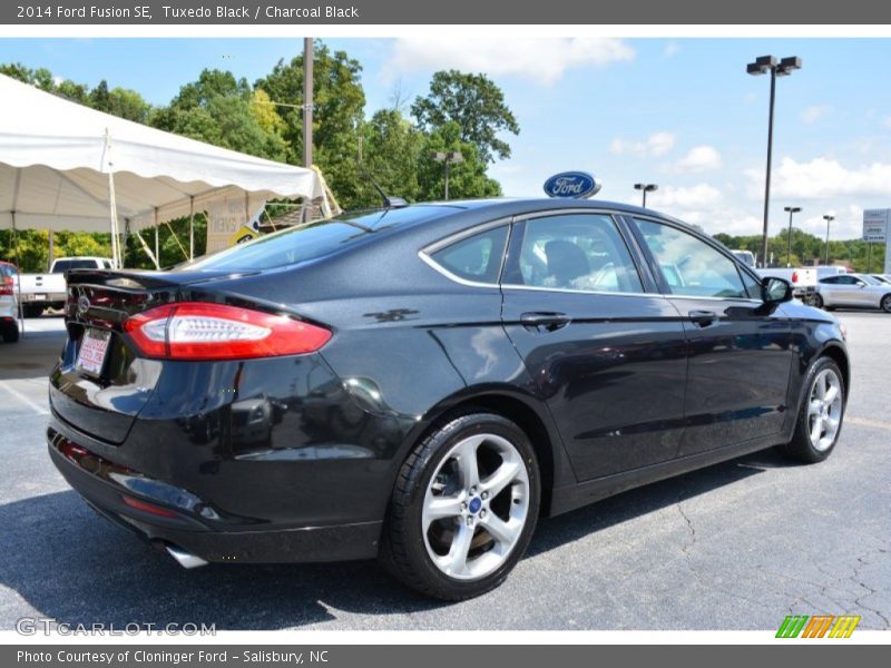 Tuxedo Black / Charcoal Black 2014 Ford Fusion SE