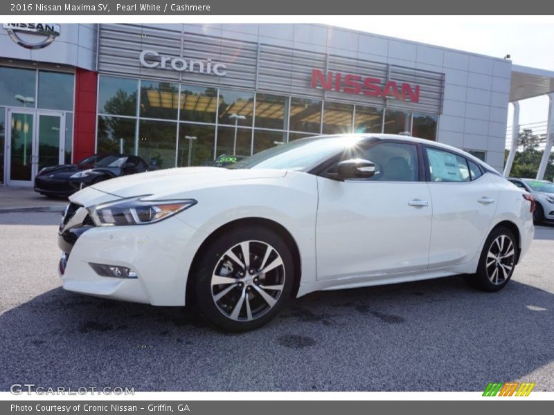 Pearl White / Cashmere 2016 Nissan Maxima SV